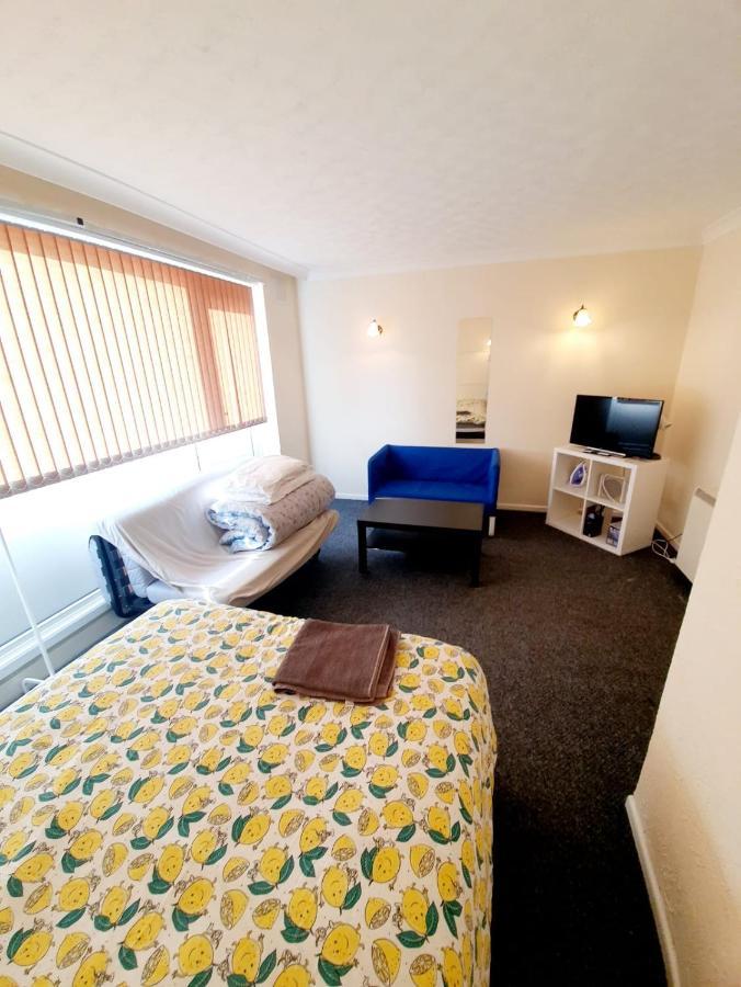 Rayleigh Town Centre 3 Bedroom Apartment エクステリア 写真