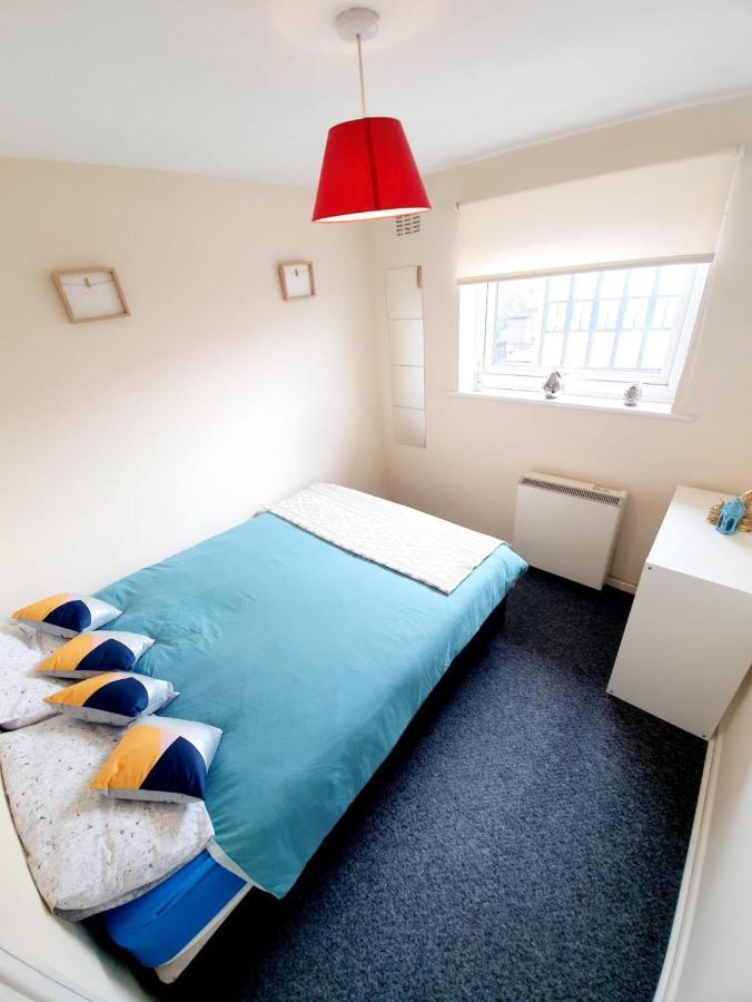 Rayleigh Town Centre 3 Bedroom Apartment エクステリア 写真