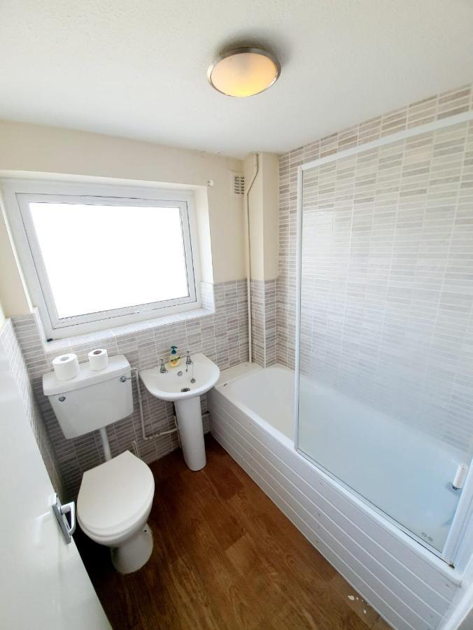 Rayleigh Town Centre 3 Bedroom Apartment エクステリア 写真